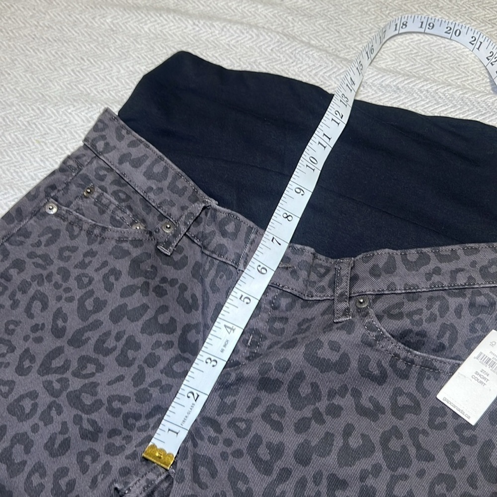 GAP Maternity Vintage Slim Jeans. Leopard Print - Black and Gray. Size 27 - Picture 8 of 12